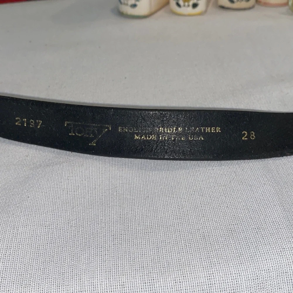 Tory Leather English bridle leather snaffle bit belt with brass hardware. SZ 28